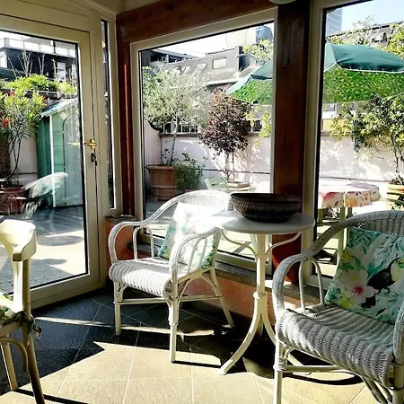 Centrale-luxury With Garden Terrace Apartment Milan