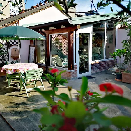Centrale-luxury With Garden Terrace Apartment
